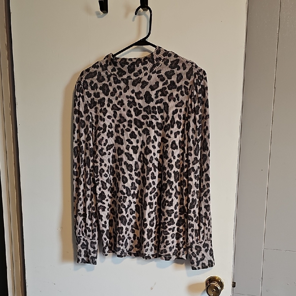 Maurices Black and Cream Leopard Print Long Sleeve Top